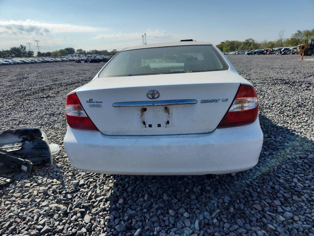 2003 Toyota Camry Le VIN: JTDBE32K930158108 Lot: 82230575