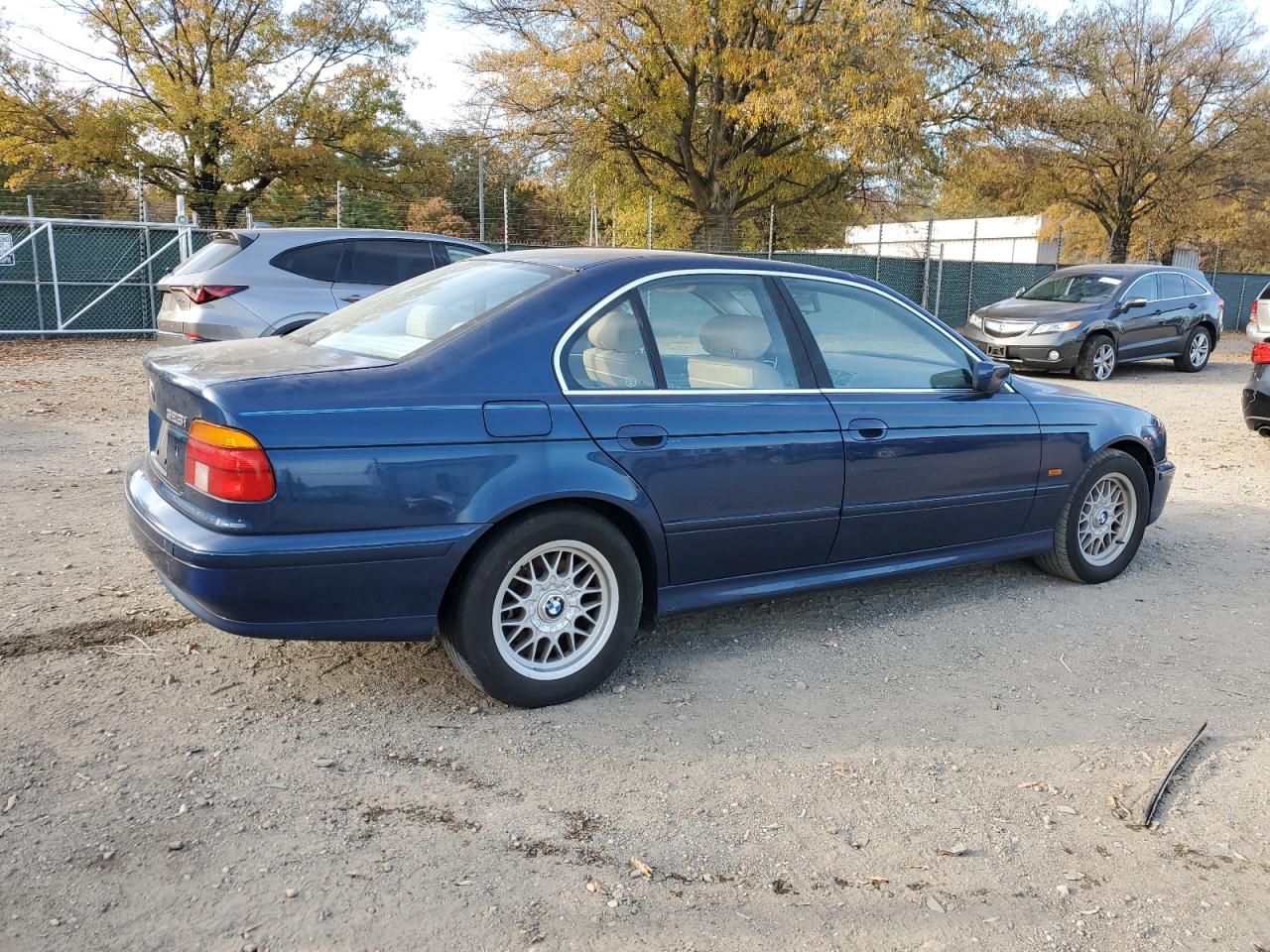 Фото: WBADM6333XBY29137