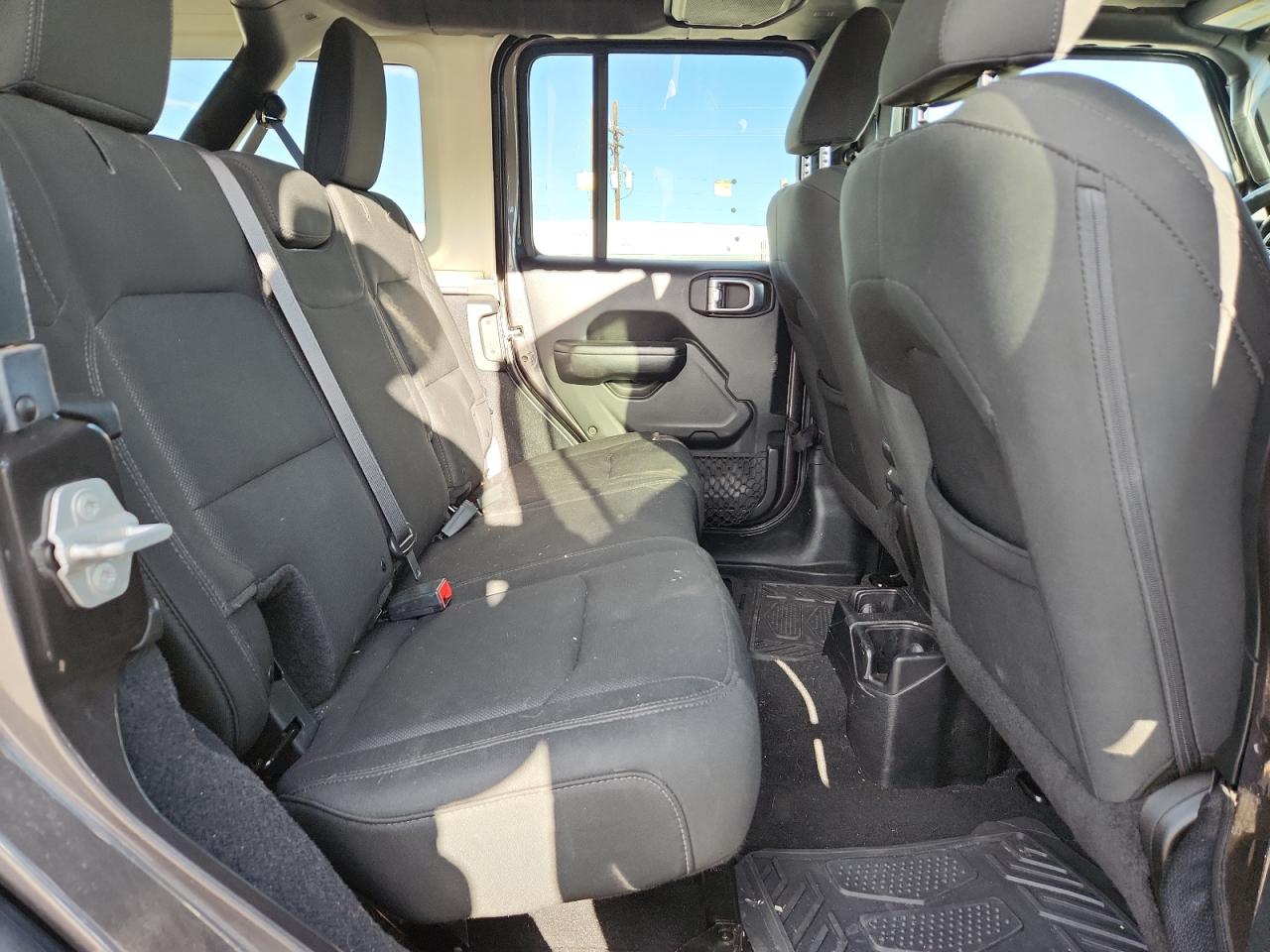 2018 Jeep Wrangler Unlimited Sport VIN: 1C4HJXDG3JW222918 Lot: 85653805