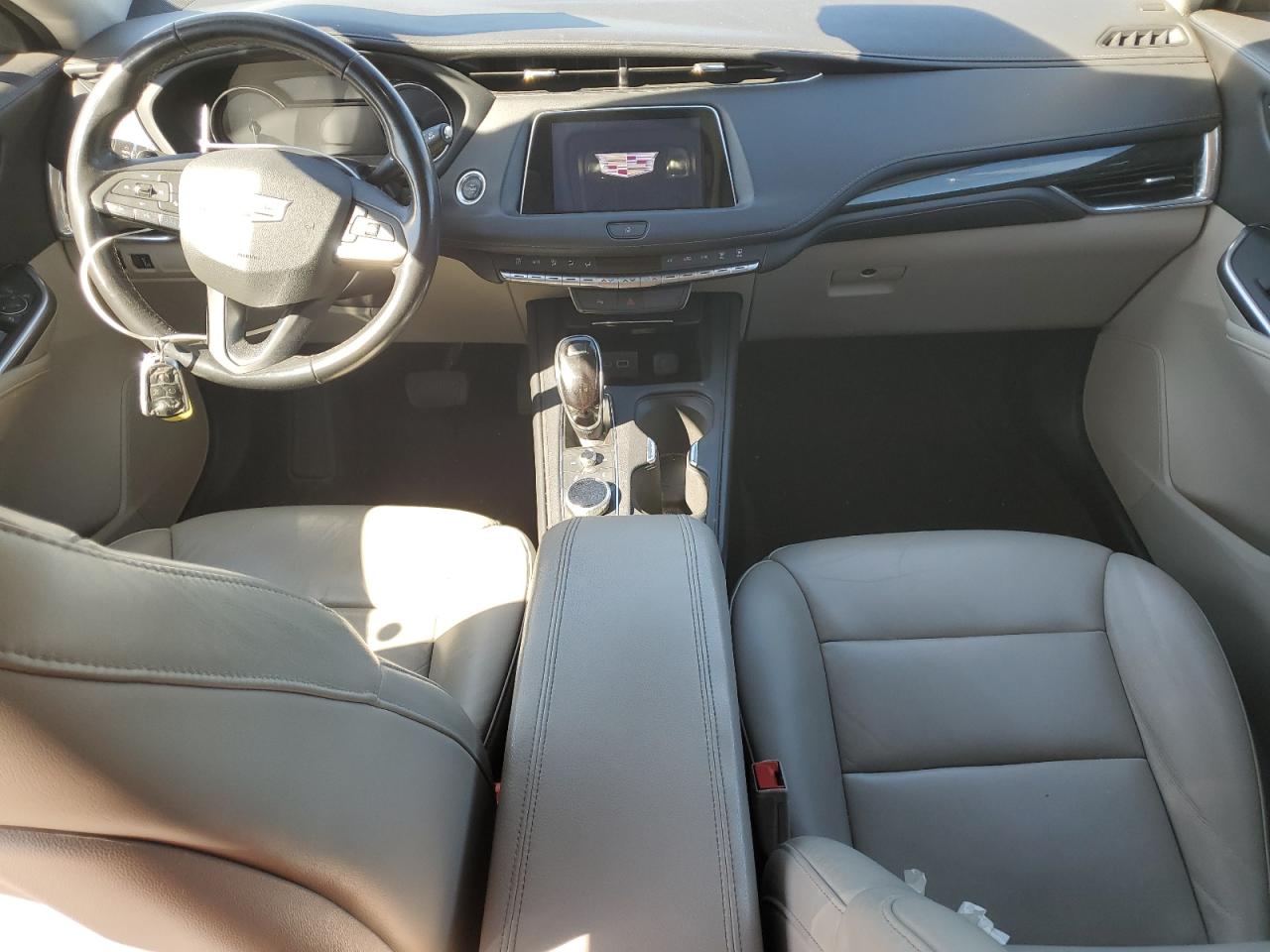 2022 Cadillac Xt4 Premium Luxury VIN: 1GYFZDR42NF128106 Lot: 82605325