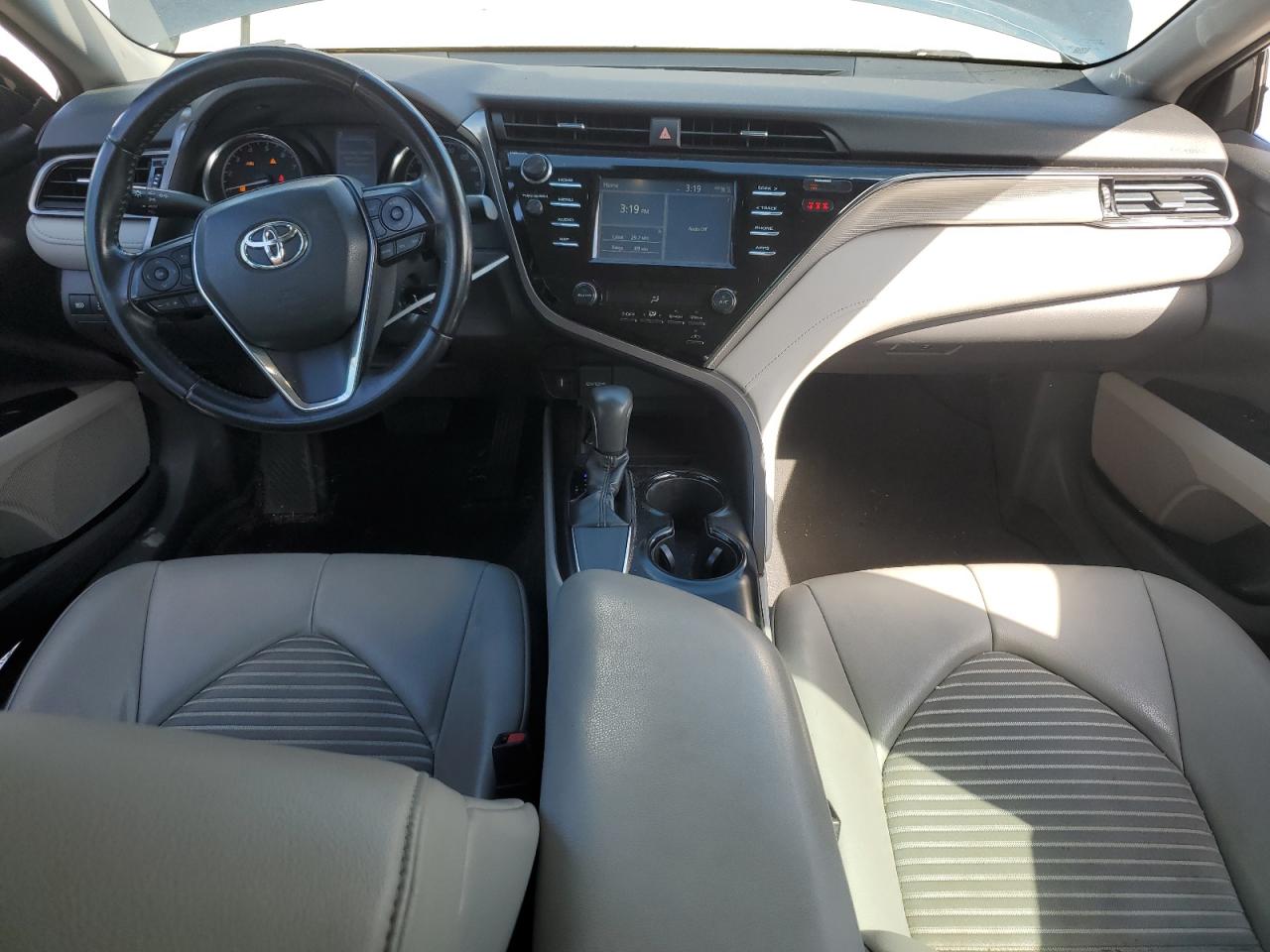 2019 Toyota Camry L VIN: 4T1B11HK1KU687255 Lot: 82176945