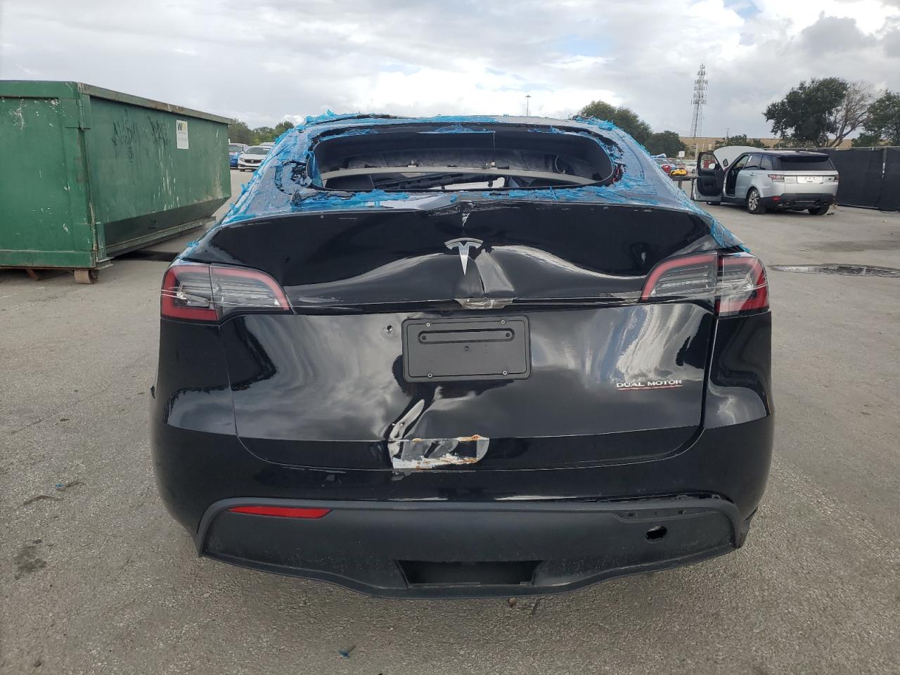 2024 Tesla Model Y VIN: 7SAYGDEF8RF041531 Lot: 85137065