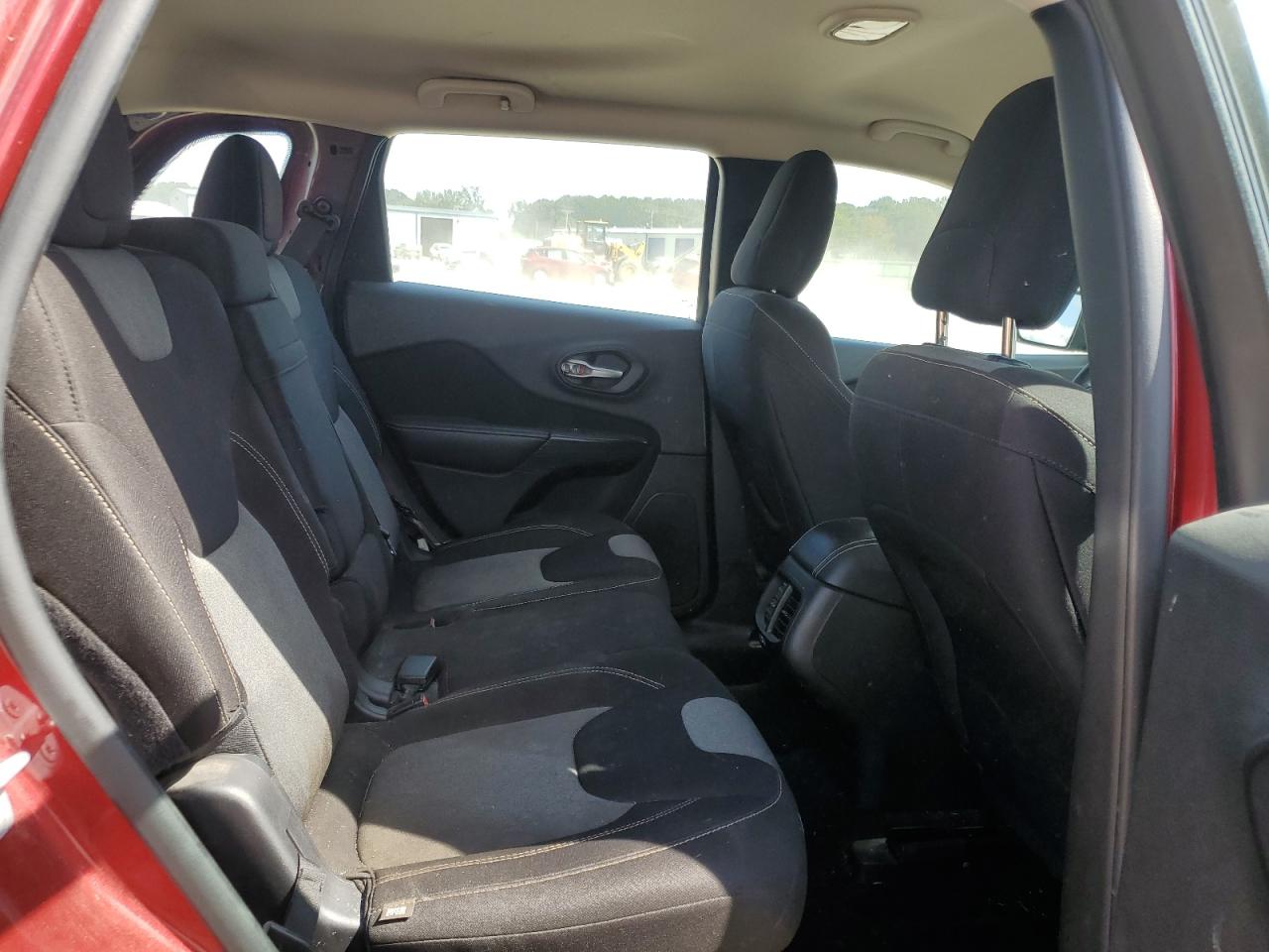 2015 Jeep Cherokee Sport VIN: 1C4PJLAB5FW677662 Lot: 85106935