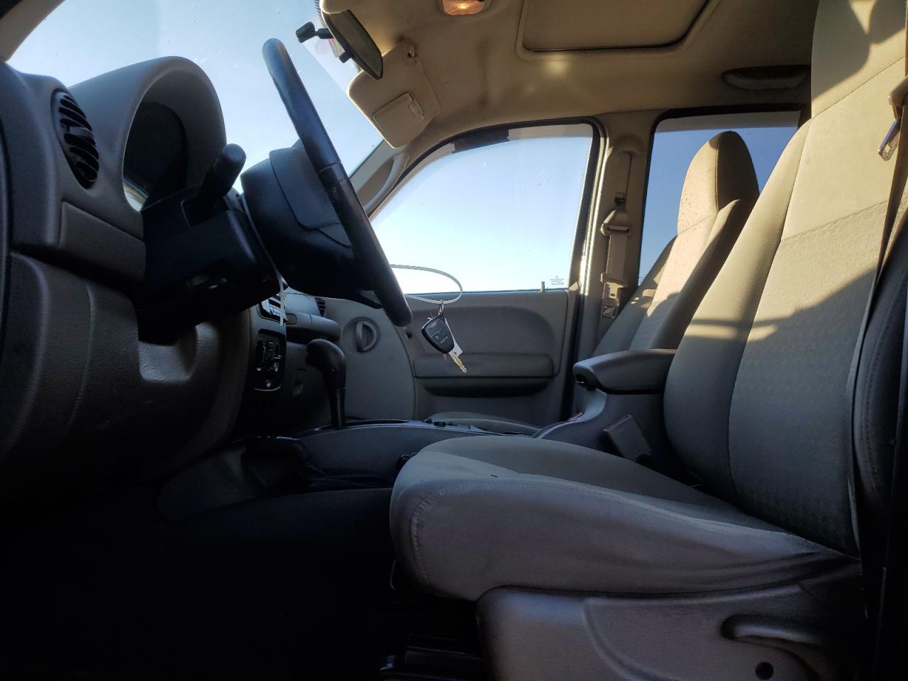 2006 Jeep Liberty Sport VIN: 1J4GL48536W153923 Lot: 84967205