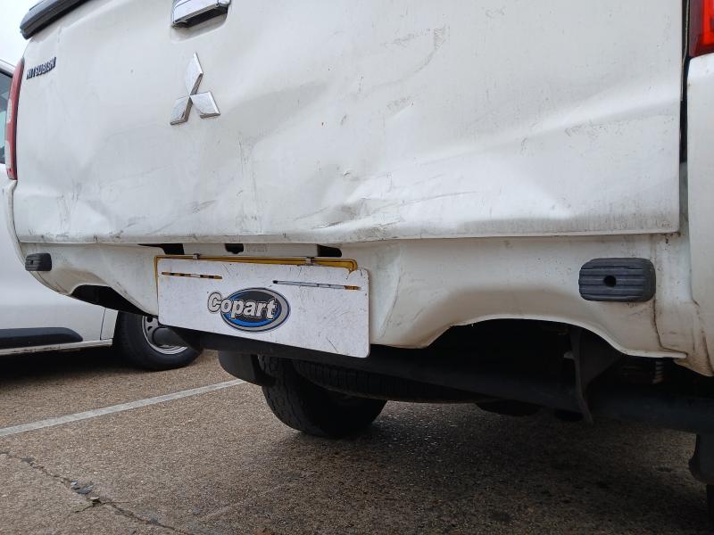 2015 MITSUBISHI L200 DOUBLE CAB DI-D 178 TITAN 4WD