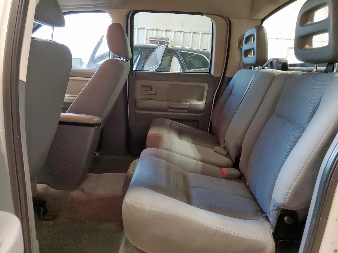 2005 Dodge Dakota Quad Slt VIN: 1D7HE48N95S291868 Lot: 86117665