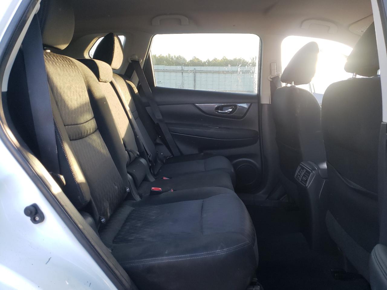 2017 Nissan Rogue S VIN: KNMAT2MVXHP535319 Lot: 84893135