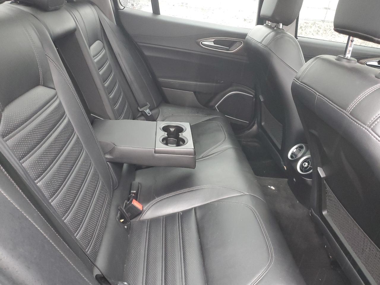 2017 Alfa Romeo Giulia Ti Q4 VIN: ZARFAEEN6H7543645 Lot: 90138785