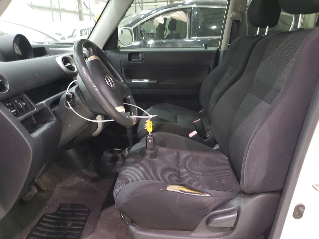 2005 Toyota Scion Xb VIN: JTLKT324350173492 Lot: 86897745