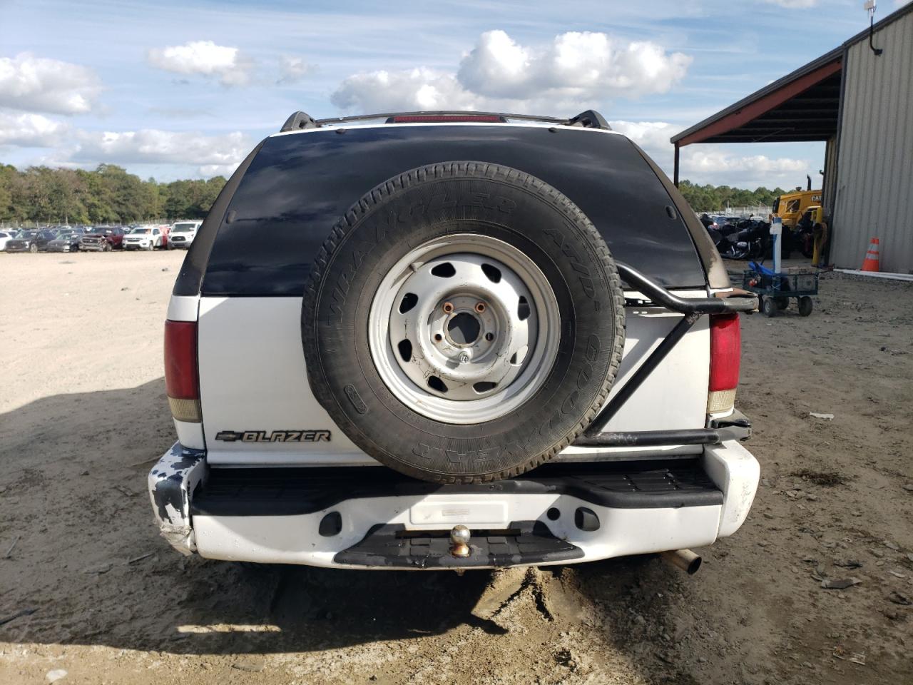 1999 Chevrolet Blazer VIN: 1GNCT18W6XK194638 Lot: 85275795