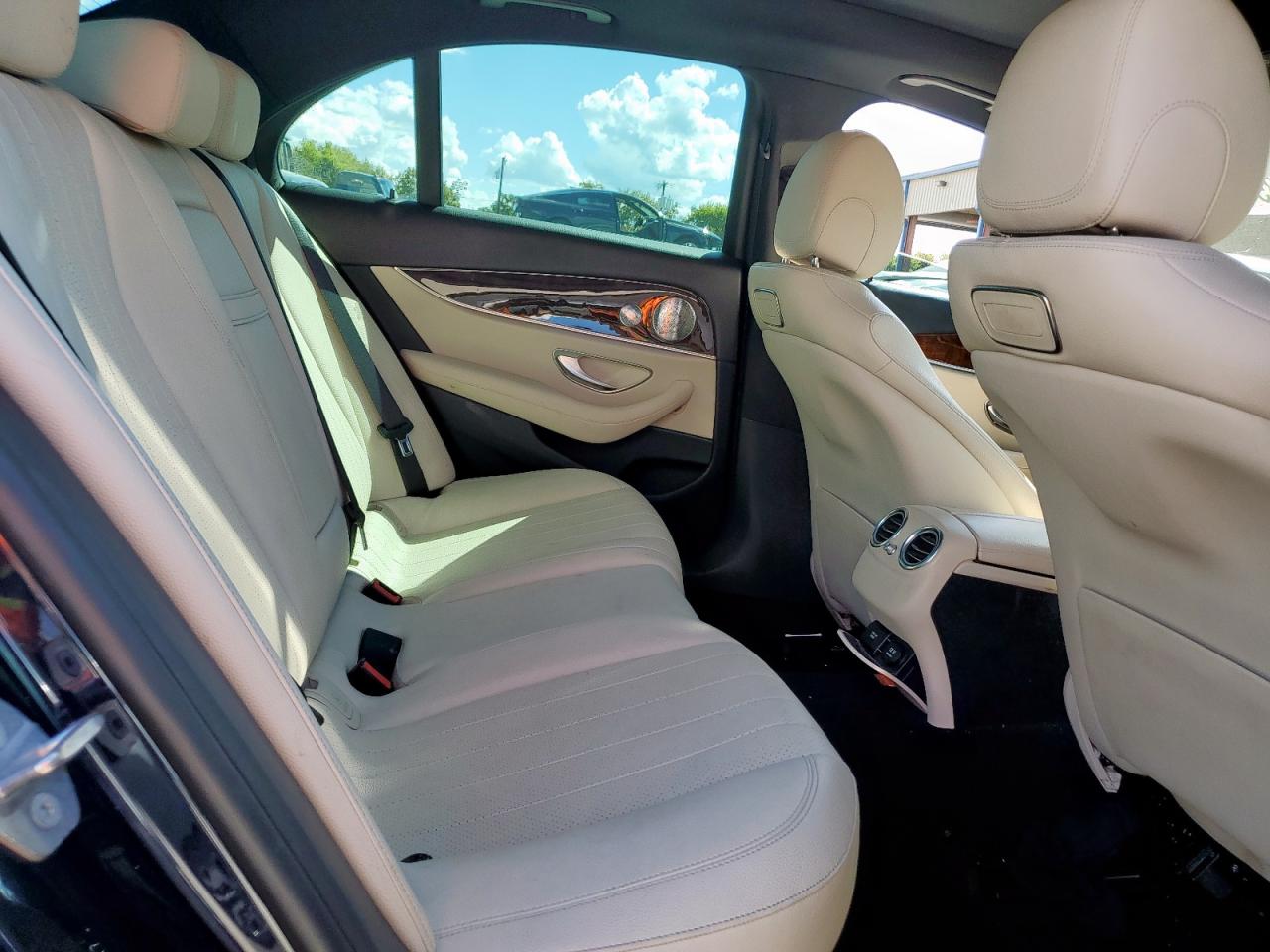 2018 Mercedes-Benz E 300 VIN: WDDZF4JB0JA433994 Lot: 84285125