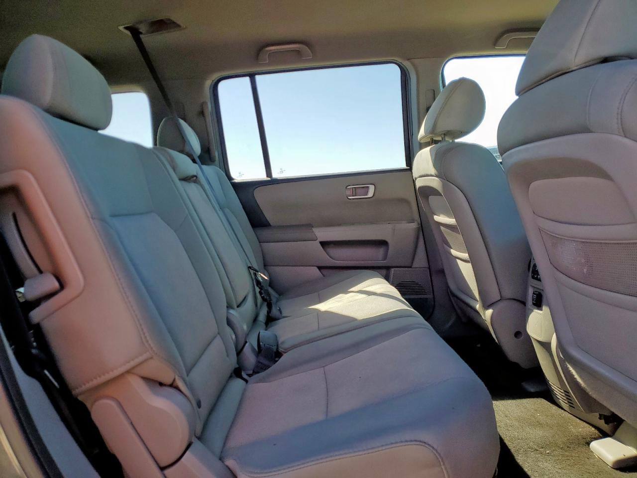 2011 Honda Pilot Lx VIN: 5FNYF3H28BB015424 Lot: 90488005