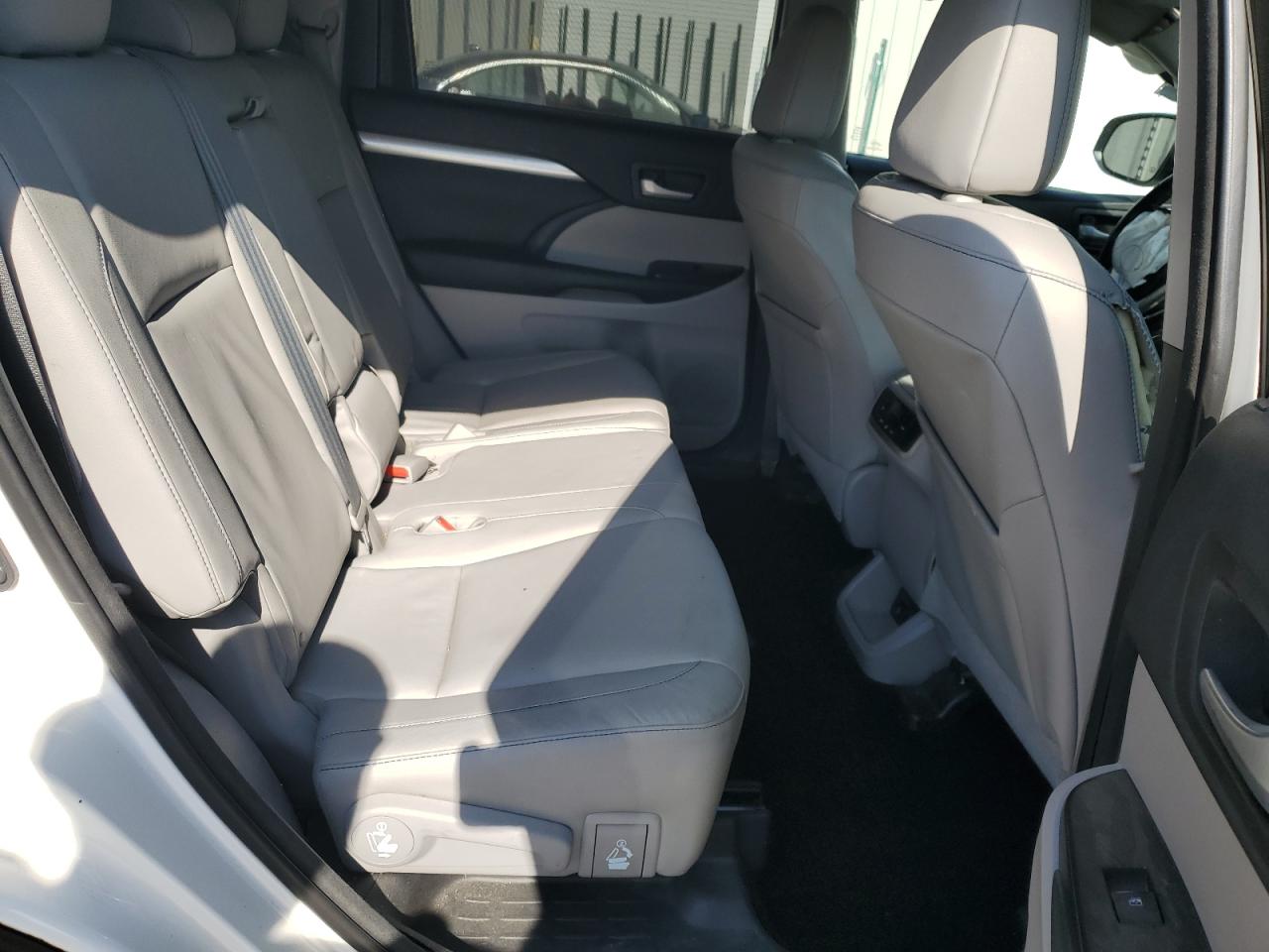 2014 Toyota Highlander Xle VIN: 5TDJKRFH6ES058196 Lot: 85298445