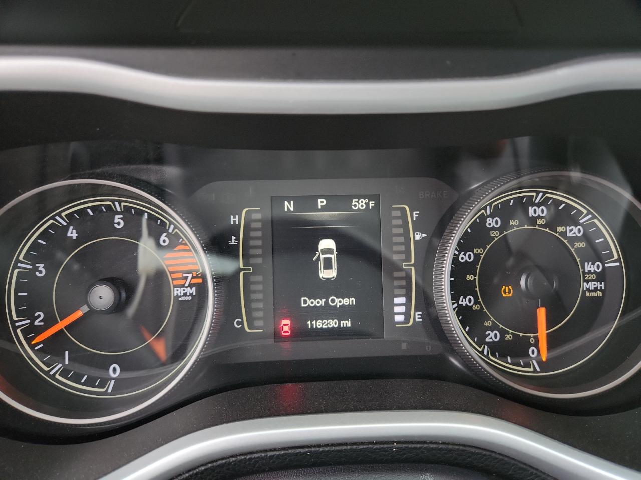 2018 Jeep Cherokee Latitude Plus VIN: 1C4PJLLB8JD540460 Lot: 86106225