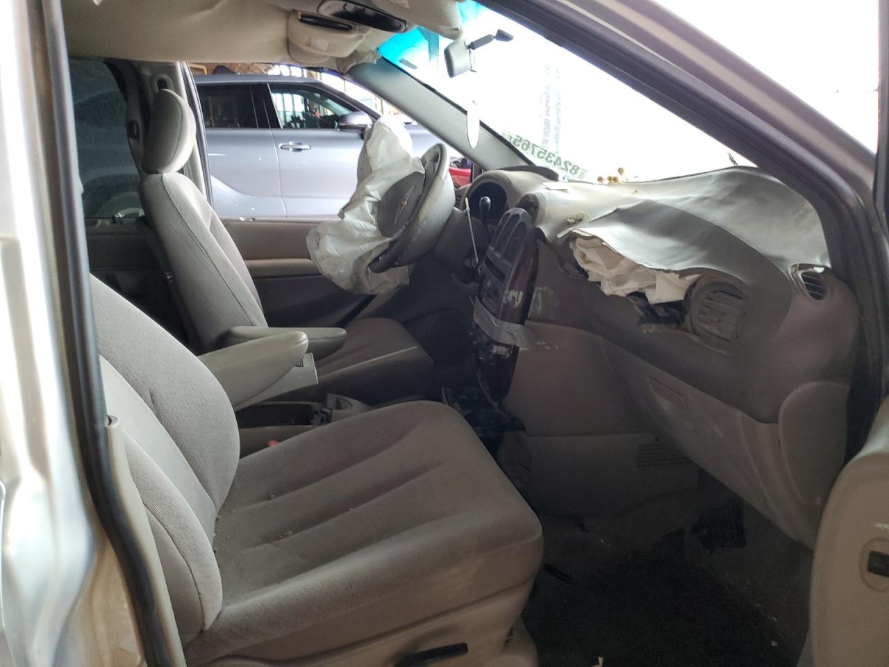 2002 Chrysler Town & Country Ex VIN: 2C8GP74L22R792943 Lot: 82435765