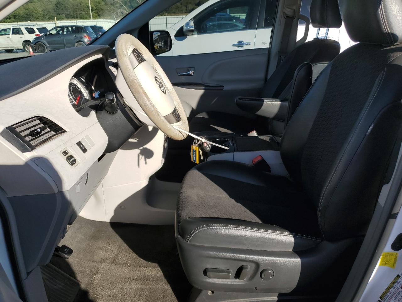 2012 Toyota Sienna Sport VIN: 5TDXK3DC8CS247668 Lot: 82375055