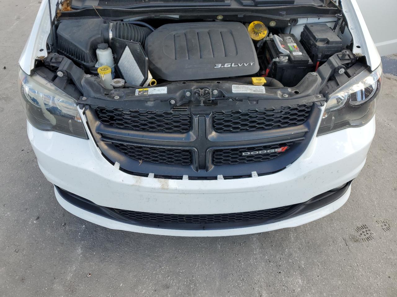 2018 Dodge Grand Caravan Sxt VIN: 2C4RDGCG9JR136907 Lot: 90897315