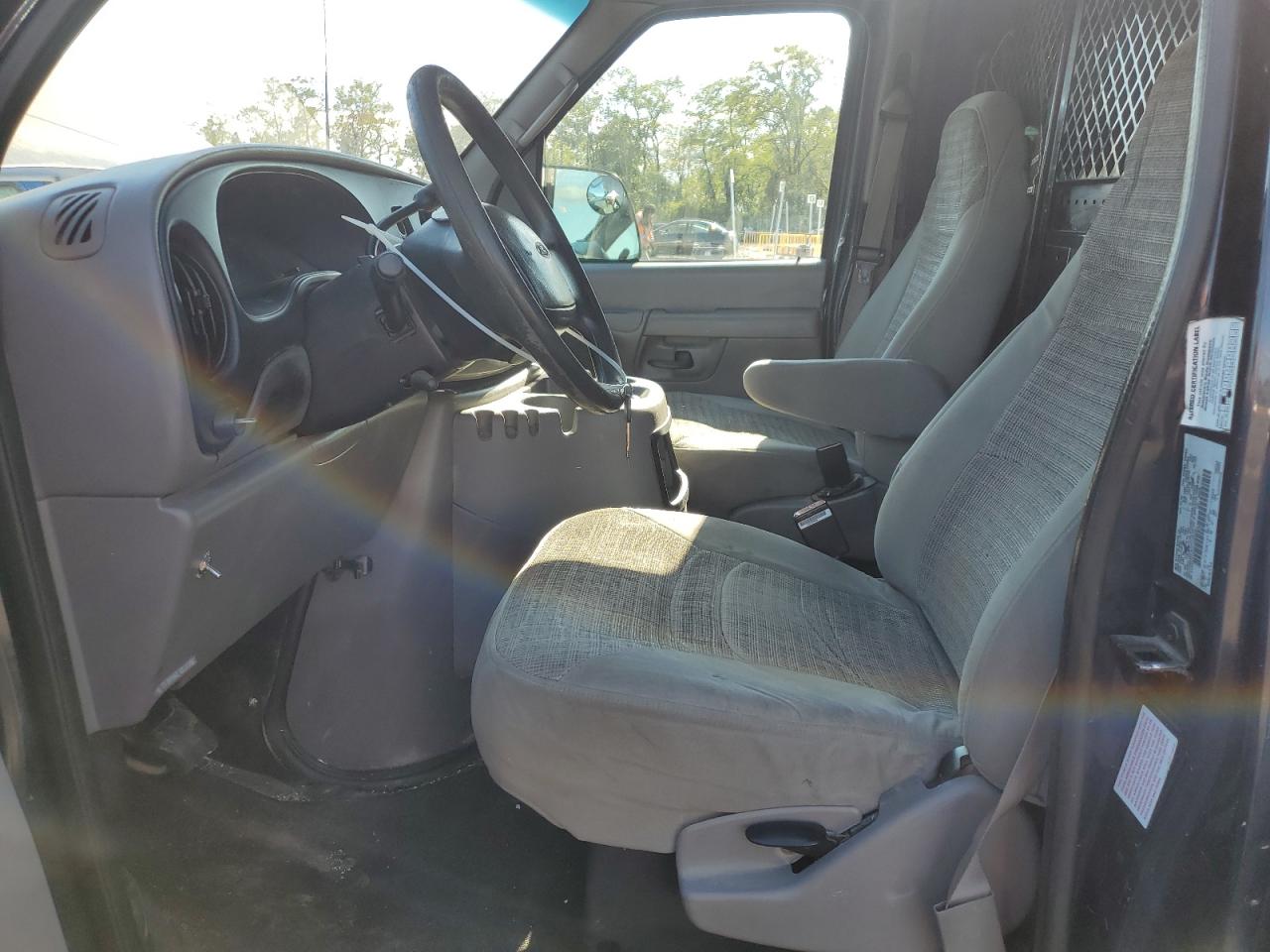 2002 Ford Econoline E250 Van VIN: 1FTNE24222HA83305 Lot: 85668465