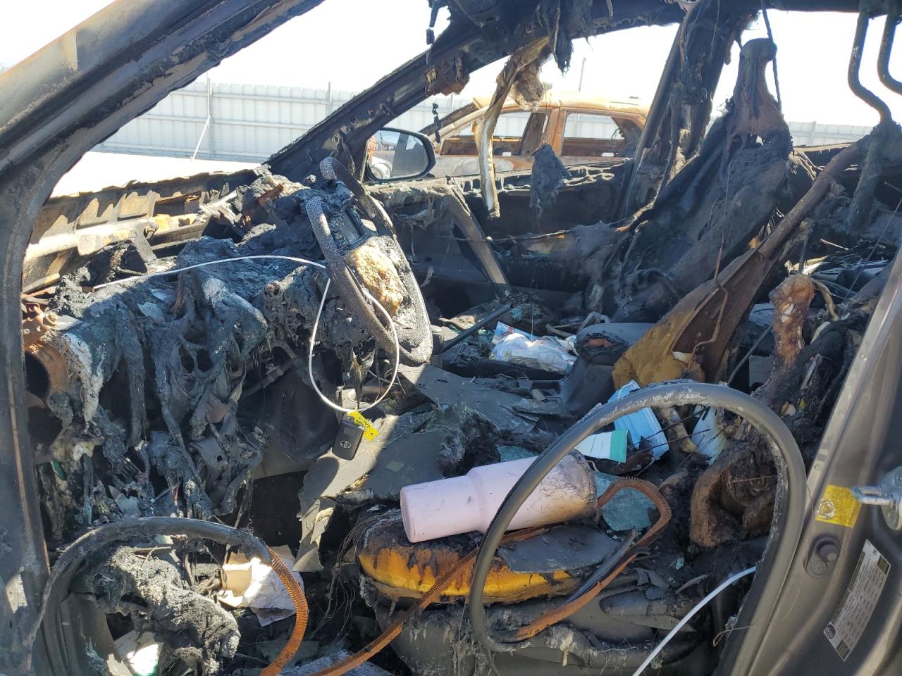 2015 Toyota Rav4 Limited VIN: 2T3YFREV8FW220792 Lot: 81324565