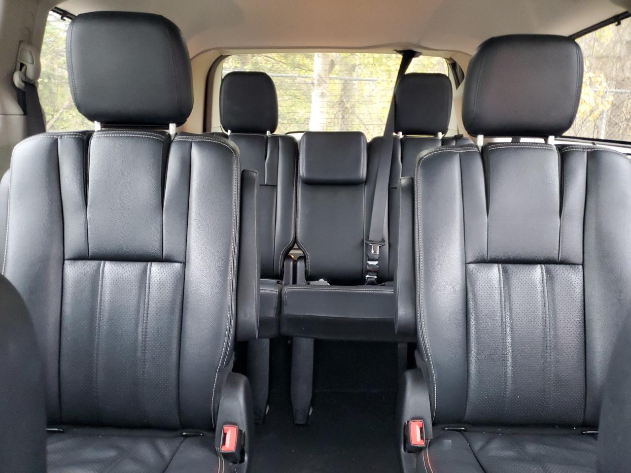 2016 Chrysler Town & Country Touring L VIN: 2C4RC1CG4GR119103 Lot: 86856155