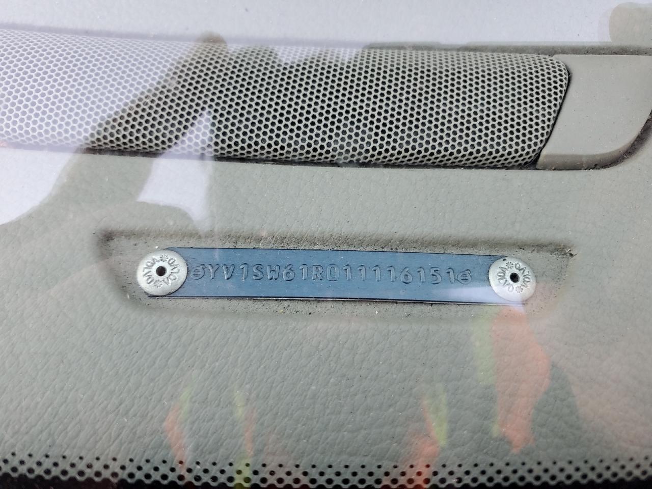 2001 Volvo V70 VIN: YV1SW61R011116151 Lot: 82431115