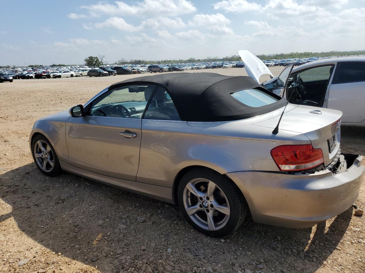 Фото: WBAUL7C59CVM82254