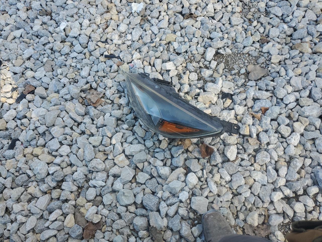 2017 Ford Focus Sel VIN: 1FADP3H23HL277858 Lot: 85701185