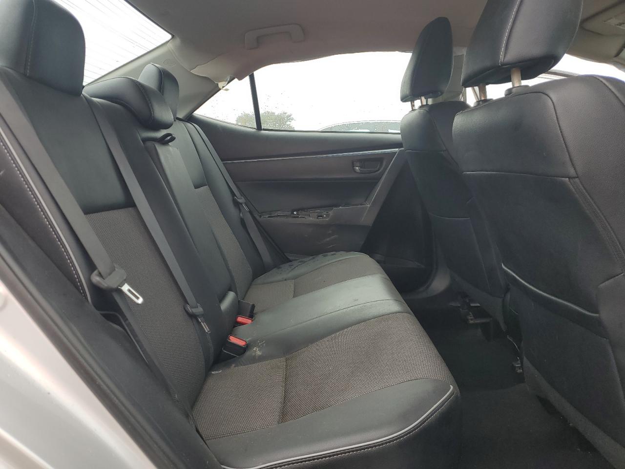 2015 Toyota Corolla L VIN: 5YFBURHE4FP256979 Lot: 86133885