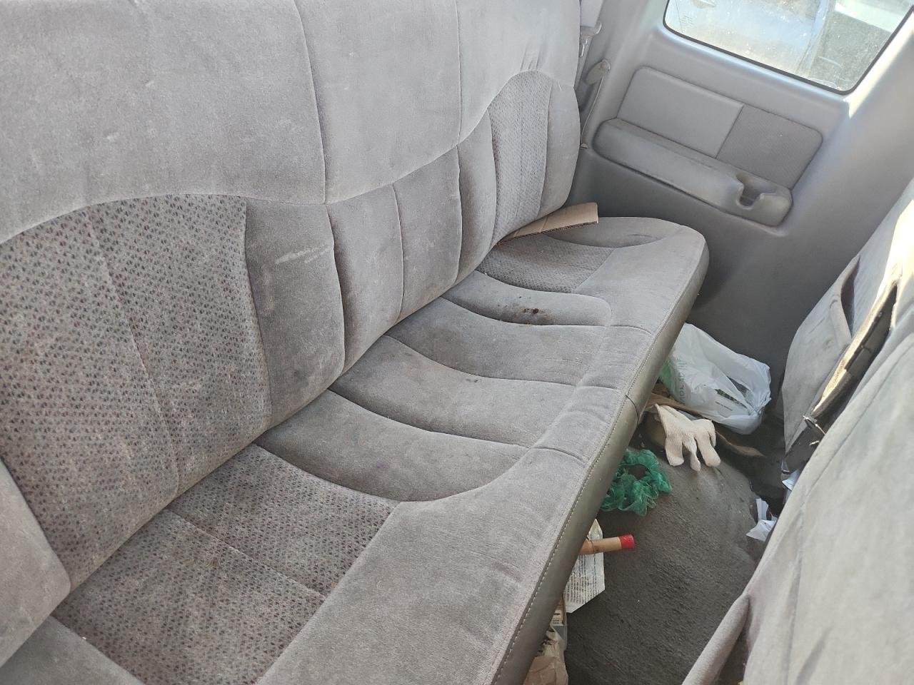 2000 Chevrolet Silverado C1500 VIN: 2GCEC19VXY1247561 Lot: 84868735