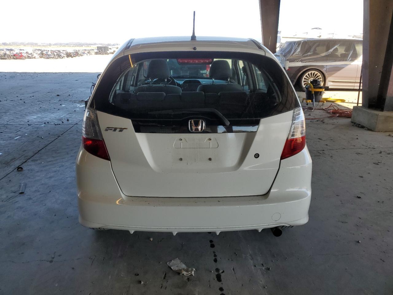 2010 Honda Fit VIN: JHMGE8H20AC013625 Lot: 85568345