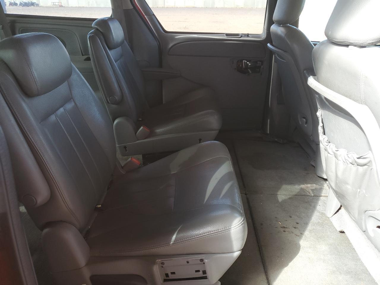 2005 Chrysler Town & Country Touring VIN: 2C4GP54LX5R197445 Lot: 85783725