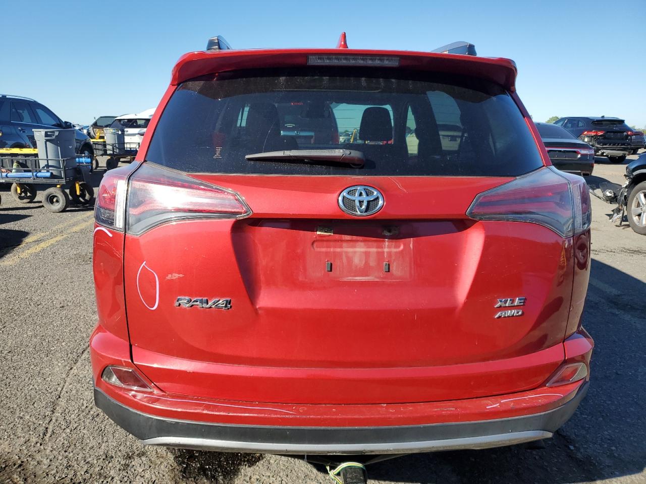 2017 Toyota Rav4 Xle VIN: JTMRFREV0HJ120188 Lot: 86244915