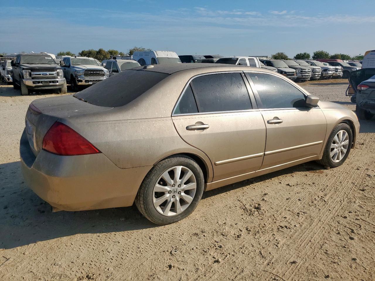 2007 Honda Accord Ex VIN: 1HGCM665X7A055777 Lot: 86133775