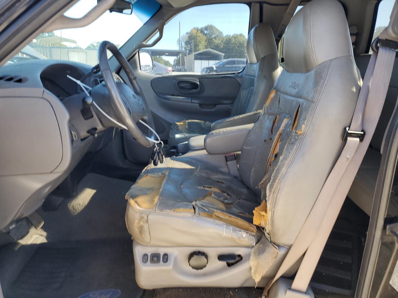 2000 Ford F150 VIN: 1FTRX08L0YKA51662 Lot: 81949075