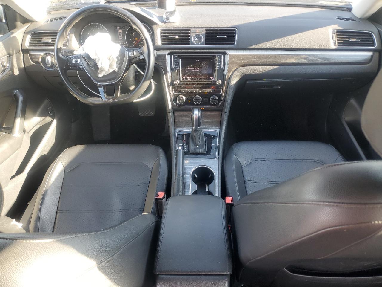 2016 Volkswagen Passat Se VIN: 1VWBT7A33GC011565 Lot: 82259085