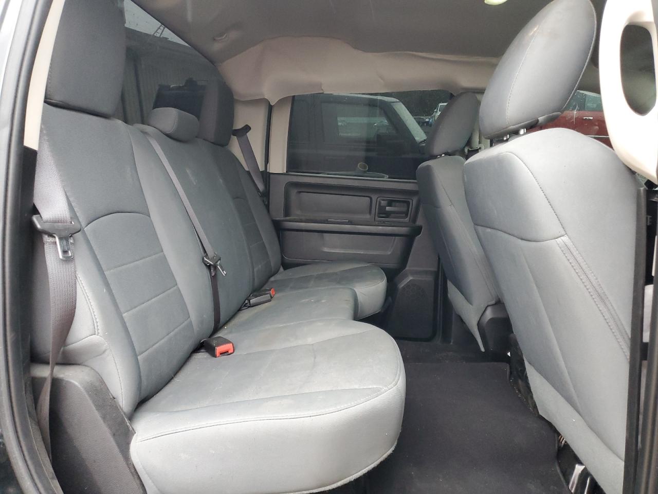 2015 Ram 1500 St VIN: 1C6RR7KT5FS551056 Lot: 82769505