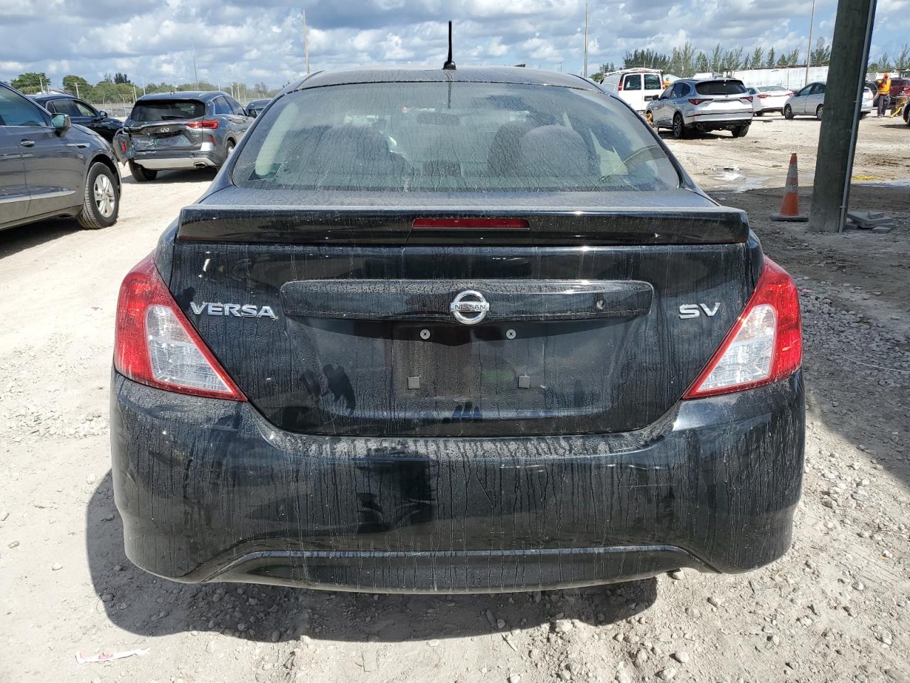 2017 Nissan Versa S VIN: 3N1CN7AP3HL805043 Lot: 89459335