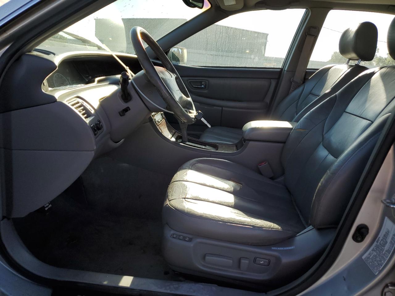 2001 Toyota Avalon Xl VIN: 4T1BF28BX1U195068 Lot: 81995965