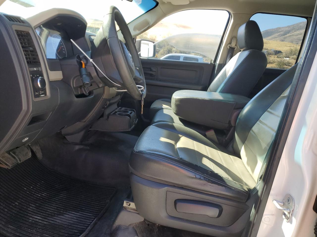 2009 Dodge Ram 1500 VIN: 1D3HV18P69S728698 Lot: 82283845