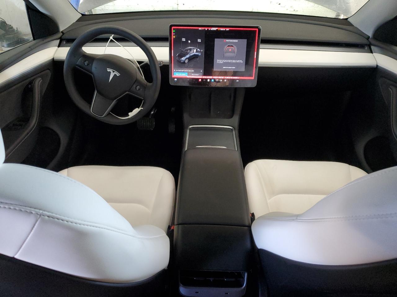 2024 Tesla Model Y VIN: 7SAYGDEE3RA223402 Lot: 86670605