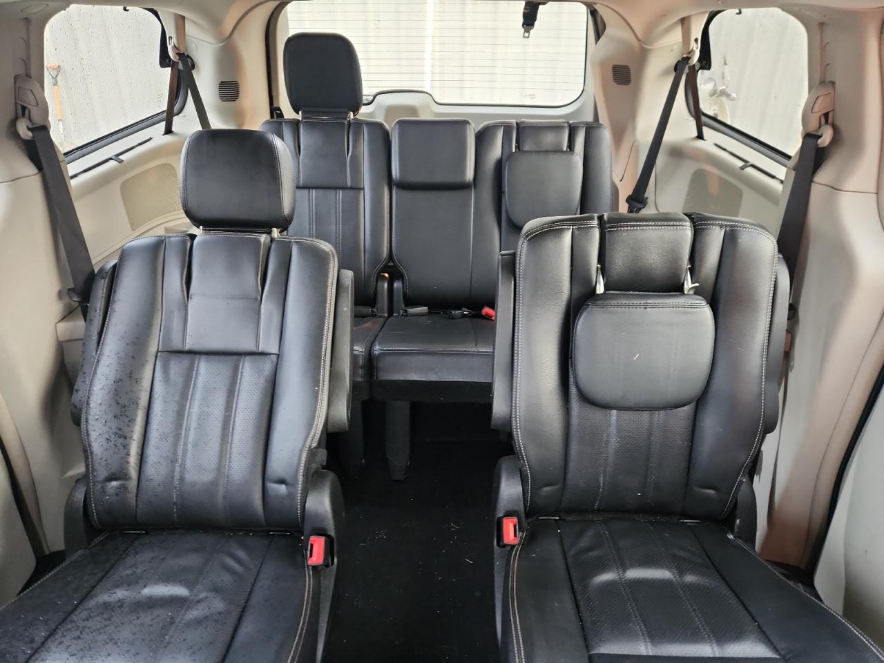 2015 Chrysler Town & Country Touring L VIN: 2C4RC1CG3FR697305 Lot: 85911705