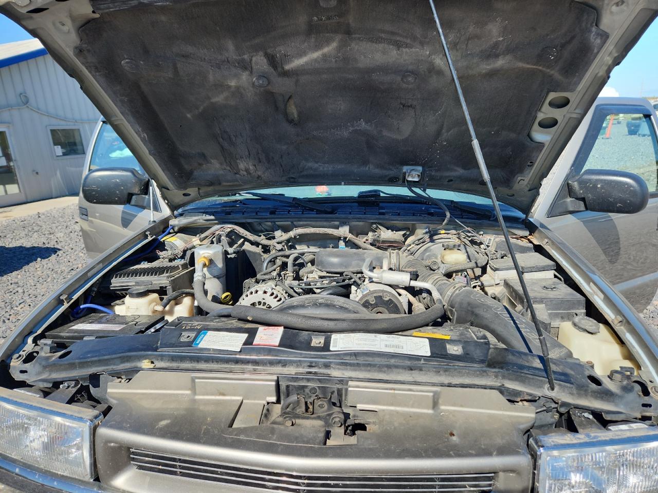 1999 Chevrolet Blazer VIN: 1GNCT18W4XK222940 Lot: 85301145