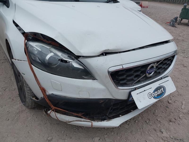 2013 VOLVO V40 D2 CROSS COUNTRY LUX 5DR