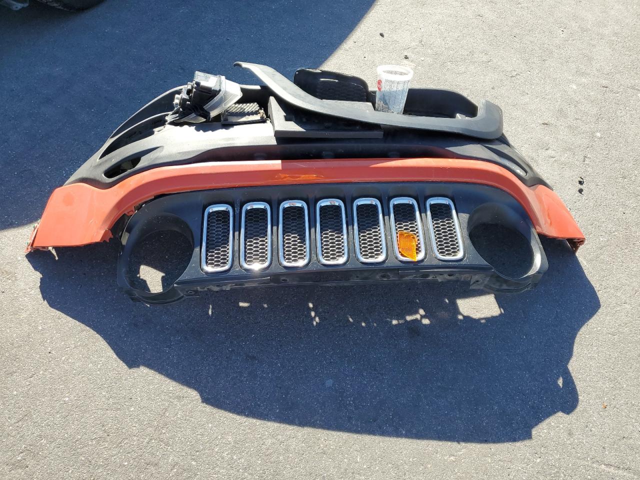 2018 Jeep Renegade Sport VIN: ZACCJBABXJPH98931 Lot: 84425235