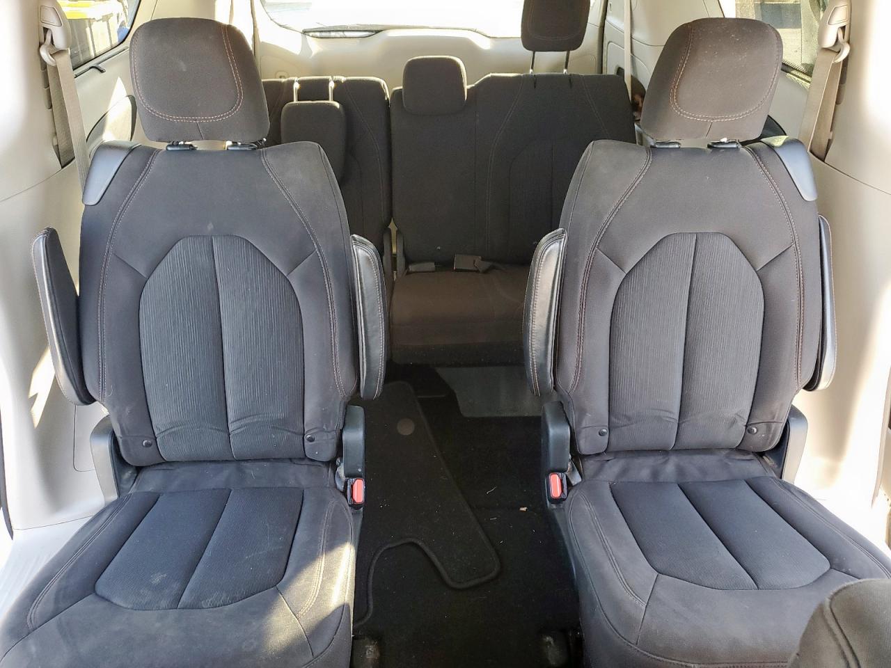 2017 Chrysler Pacifica Touring L VIN: 2C4RC1BGXHR796028 Lot: 90458715