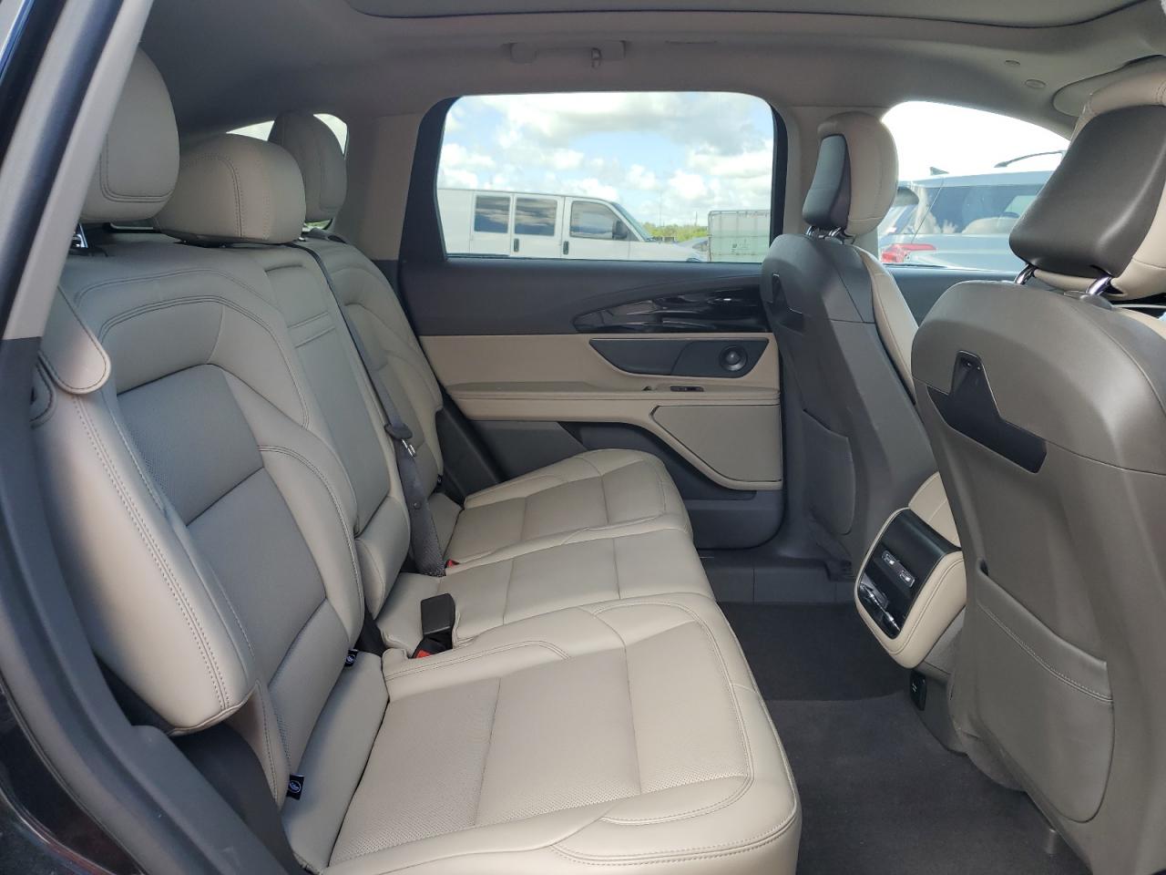 2025 Lincoln Nautilus Premiere VIN: 5LMPJ8JA5SJ885108 Lot: 86895085