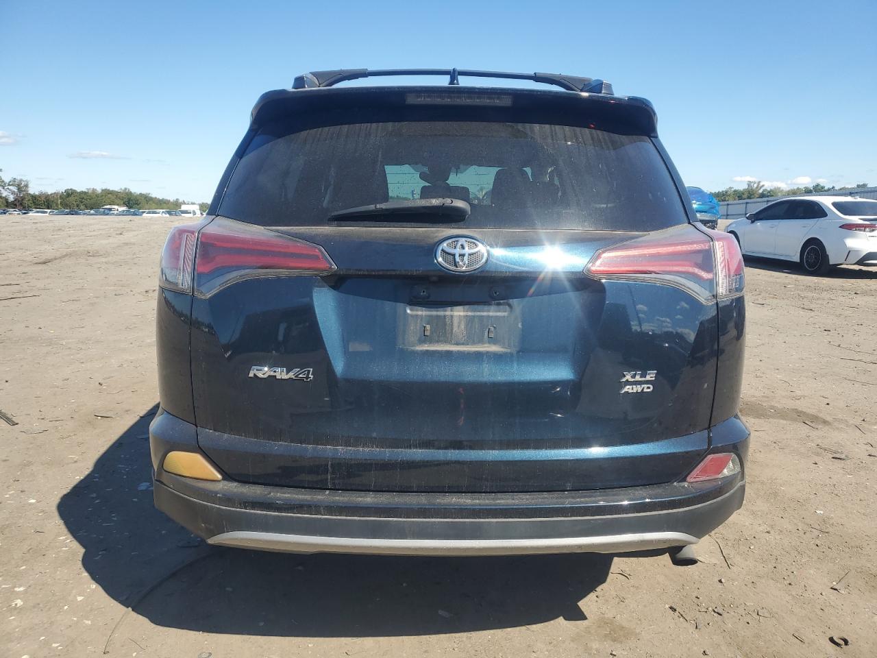 2017 Toyota Rav4 Xle VIN: 2T3RFREV2HW685950 Lot: 82368965