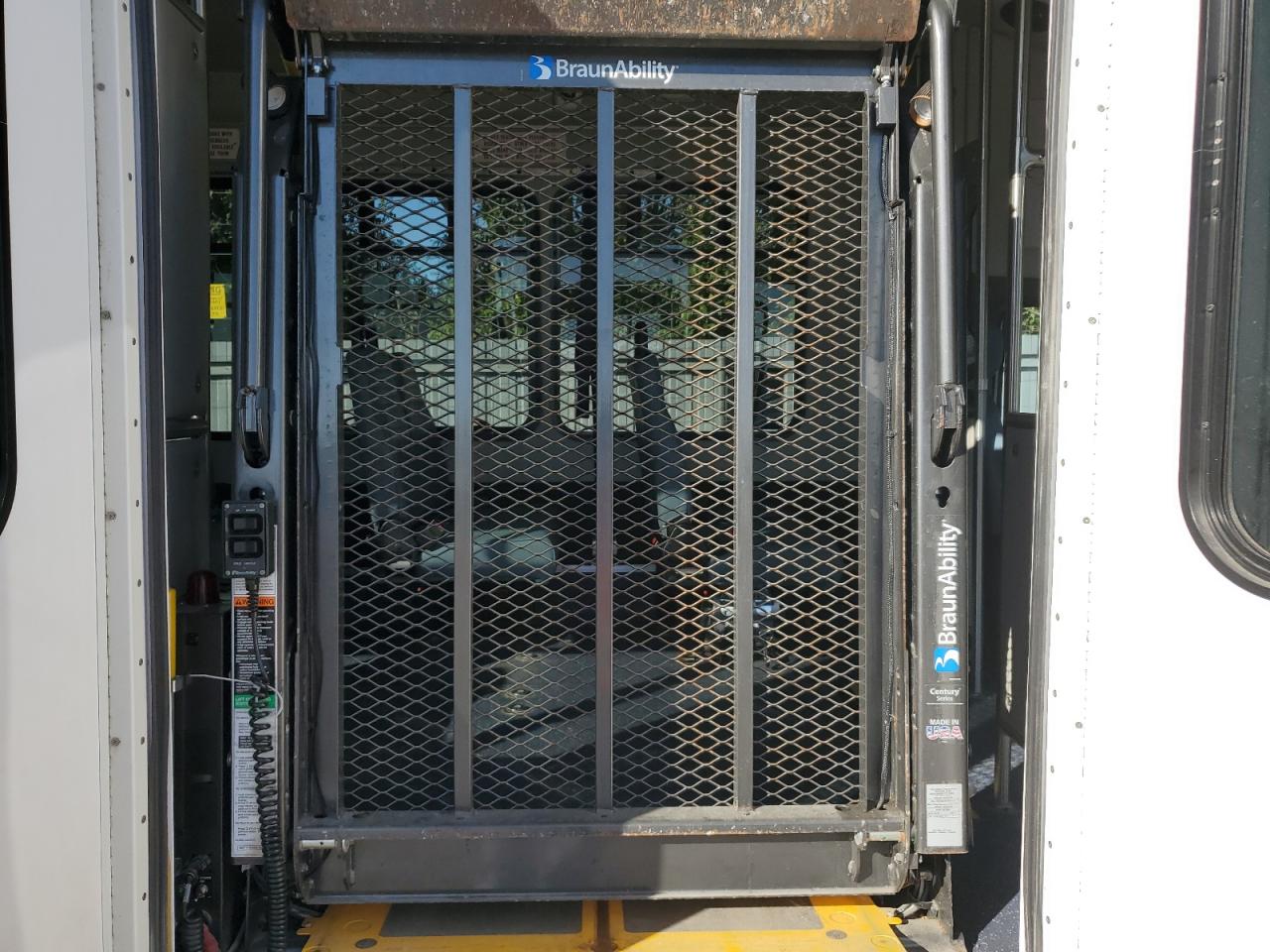 2021 Ford Econoline E450 Super Duty Cutaway Van VIN: 1FDFE4FN7MDC10952 Lot: 86242435
