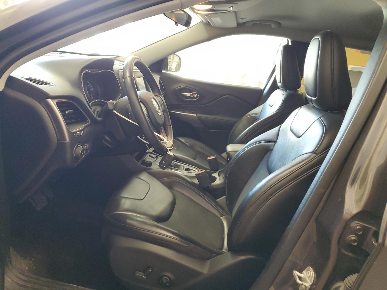 2019 Jeep Cherokee Latitude Plus VIN: 1C4PJMLB1KD453488 Lot: 84965545