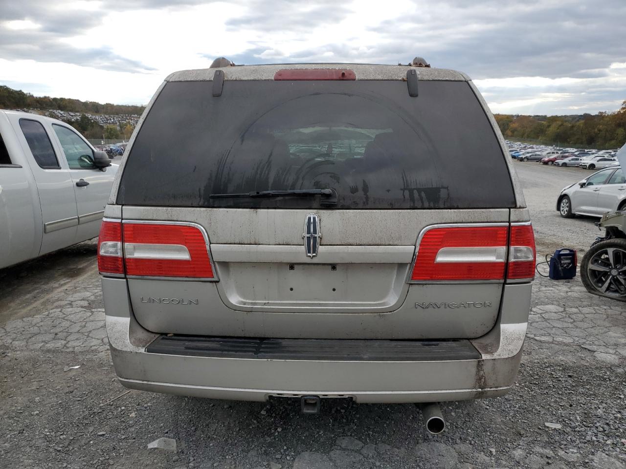 2007 Lincoln Navigator VIN: 5LMFU28527LJ11998 Lot: 89560125